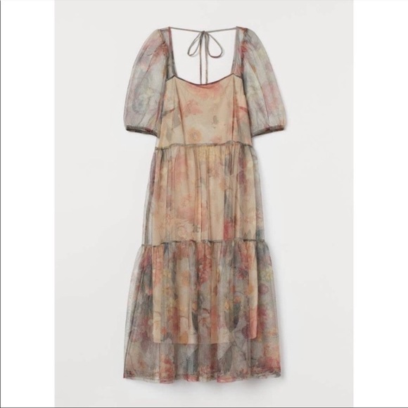 H&M Dresses & Skirts - - H&M flowy, short sleeve floral midi dress -